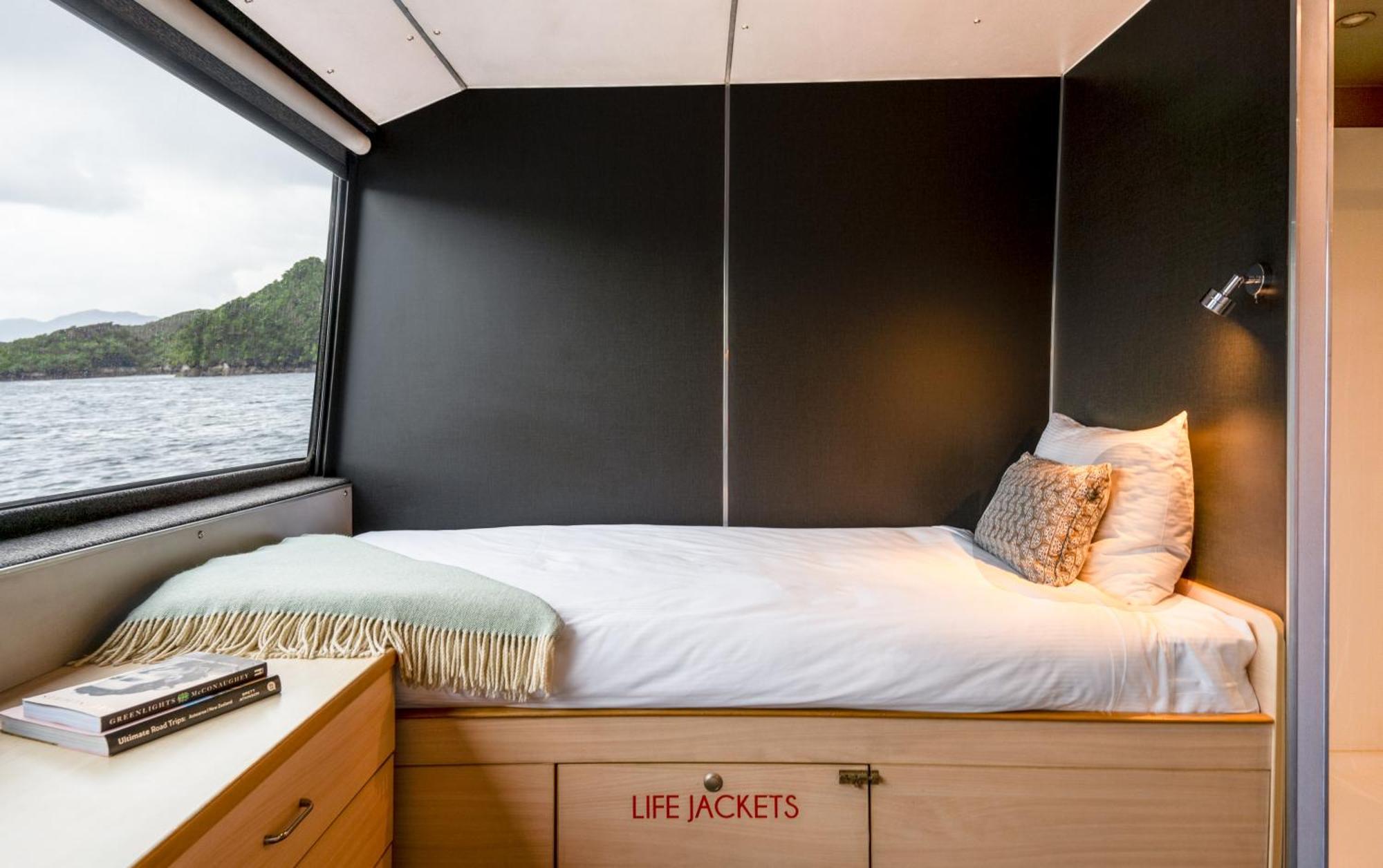 Milford Sound Overnight Cruise - Fiordland Discovery Exterior foto