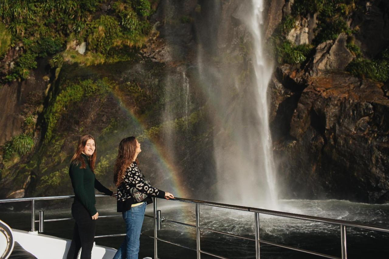 Milford Sound Overnight Cruise - Fiordland Discovery Exterior foto